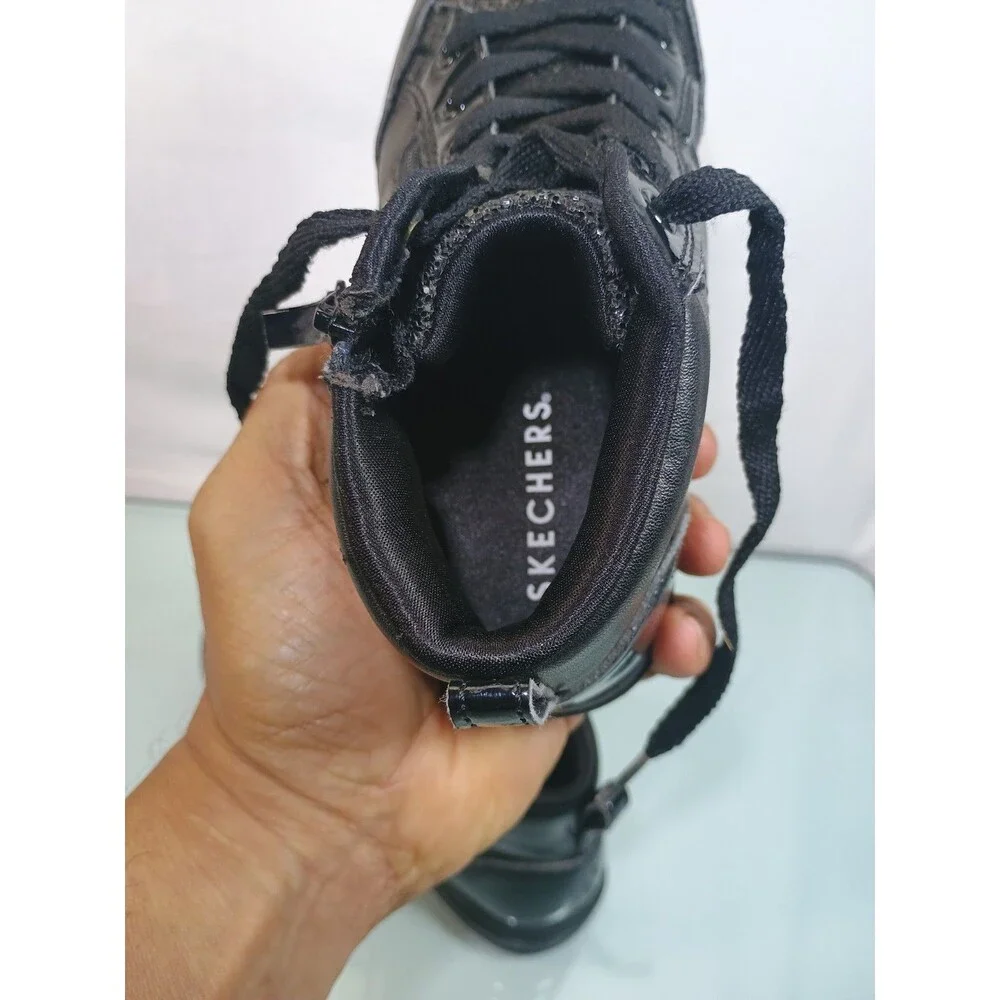 Skechers product pair
